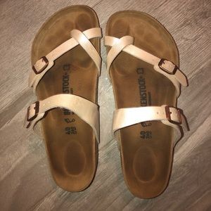 Pearl mayari birkenstocks 💕
